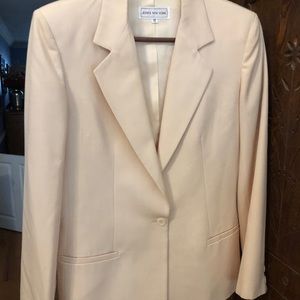 Ladies Blazer very light pink/blush Never worn
